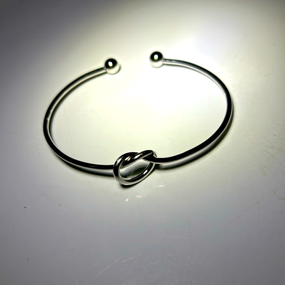 Bracelet “Tie the knot”